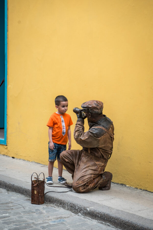 levend standbeeld maakt foto
