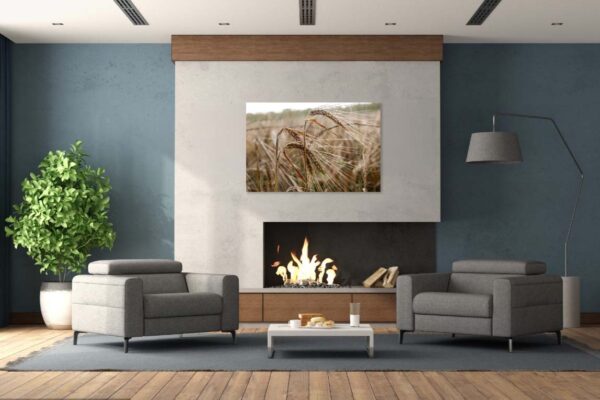 Moderne woonkamer met open haard en stijlvol interieur.