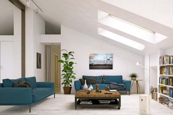 Modern ingerichte woonkamer met natuurlijk licht.